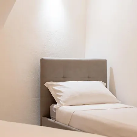 Space Domus 3* Naples