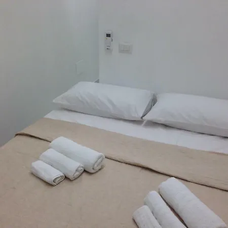 Bed & Breakfast Domuschiara Naples