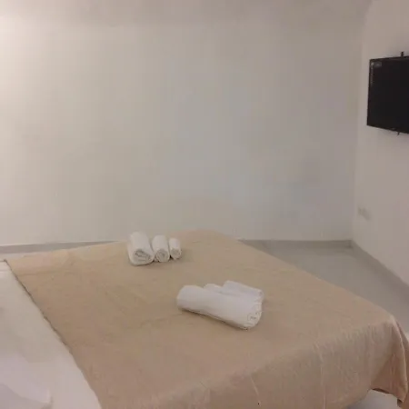 Bed & Breakfast Domuschiara Naples