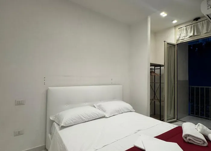 Space Domus فندق مبيت وإفطار نابولي