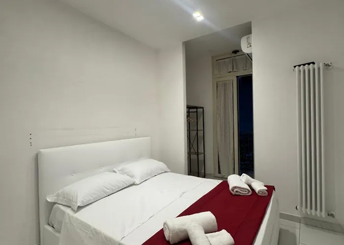 Space Domus 3* نابولي