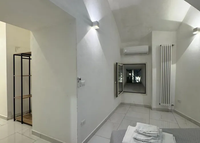 Space Domus 3* نابولي