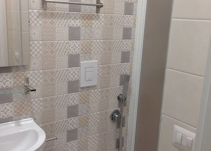 Space Domus 3* نابولي