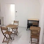 Space Domus 3* نابولي
