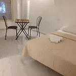 Space Domus 3* نابولي