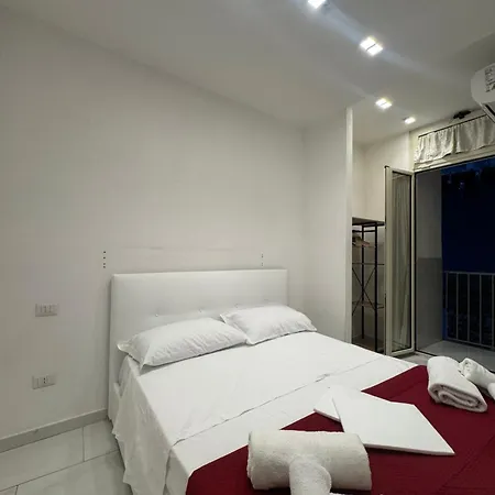 Space Domus Bed and Breakfast Νάπολη