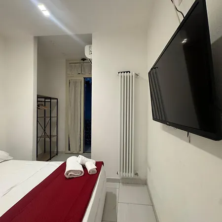 Space Domus Bed and Breakfast Νάπολη