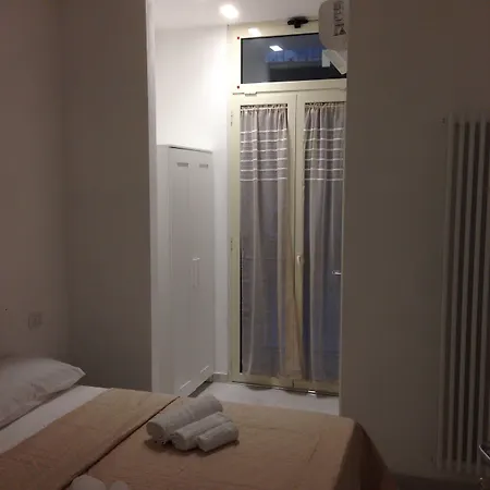 Space Domus Bed and Breakfast Νάπολη